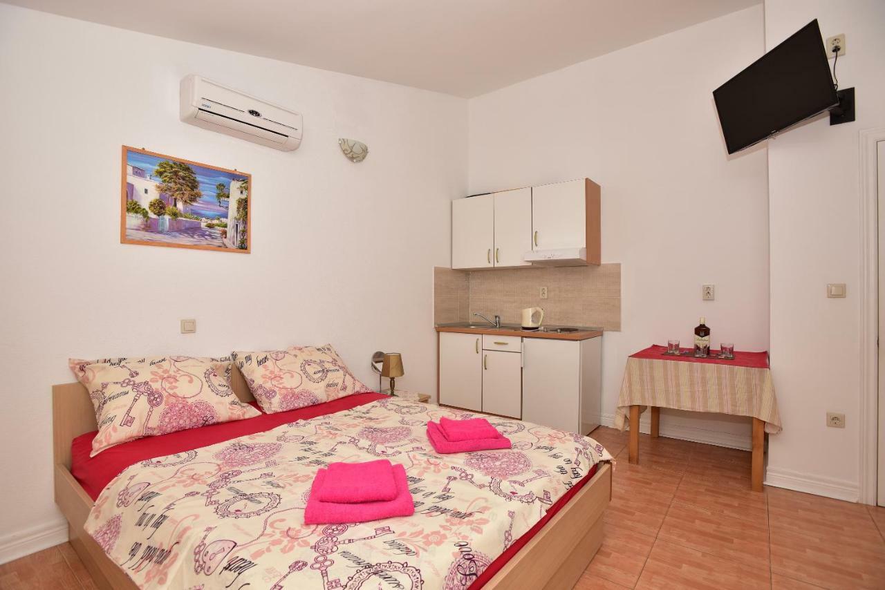 Studio Apartments Antonio Макарска Экстерьер фото