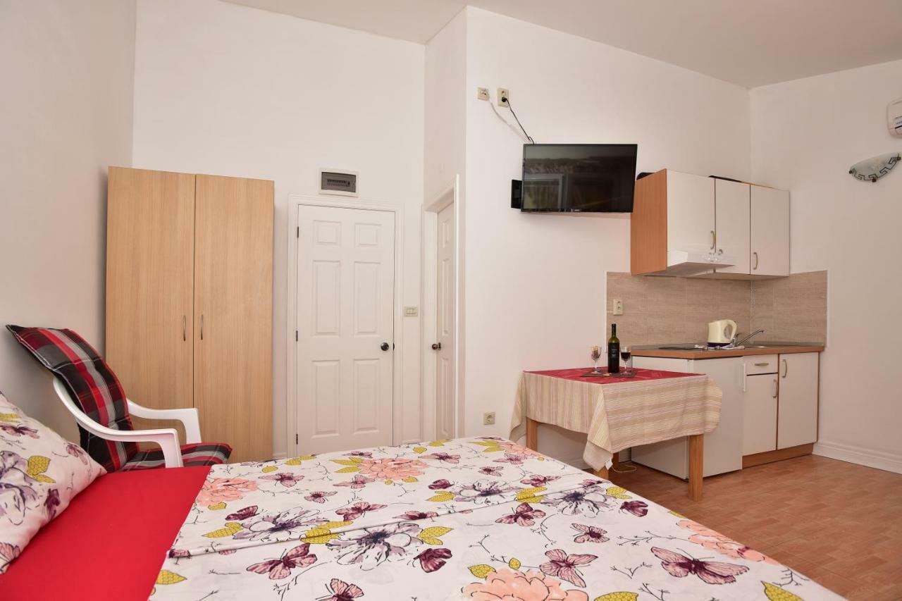 Studio Apartments Antonio Макарска Экстерьер фото