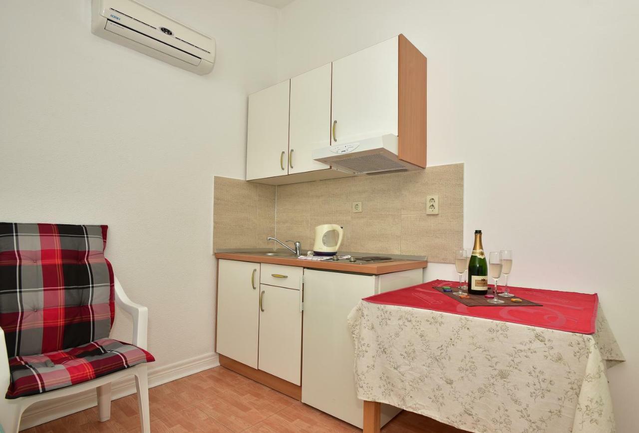 Studio Apartments Antonio Макарска Экстерьер фото